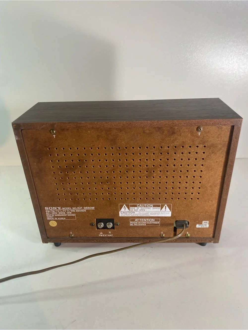 Vintage SONY Tabletop AM FM WB Radio Model ICF-9660W Size 9”x12”